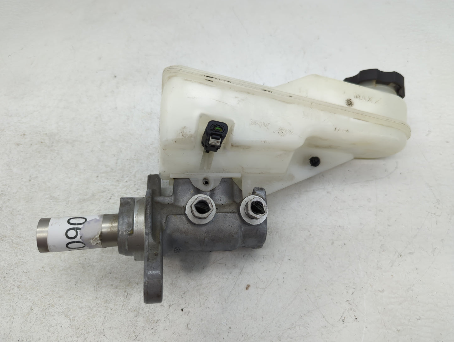 2016-2021 Chevrolet Malibu Brake Master Cylinder - Oemusedautoparts1.com