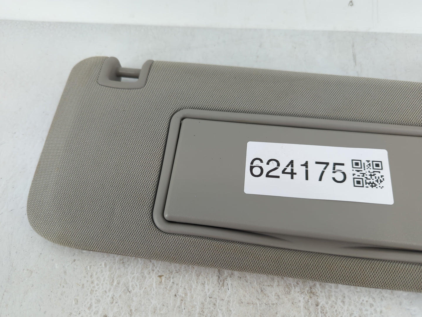 2013-2016 Chevrolet Malibu Sun Visor Shade Replacement Passenger Right Mirror Fits Fits 2013 2014 2015 2016 OEM Used Auto Pa