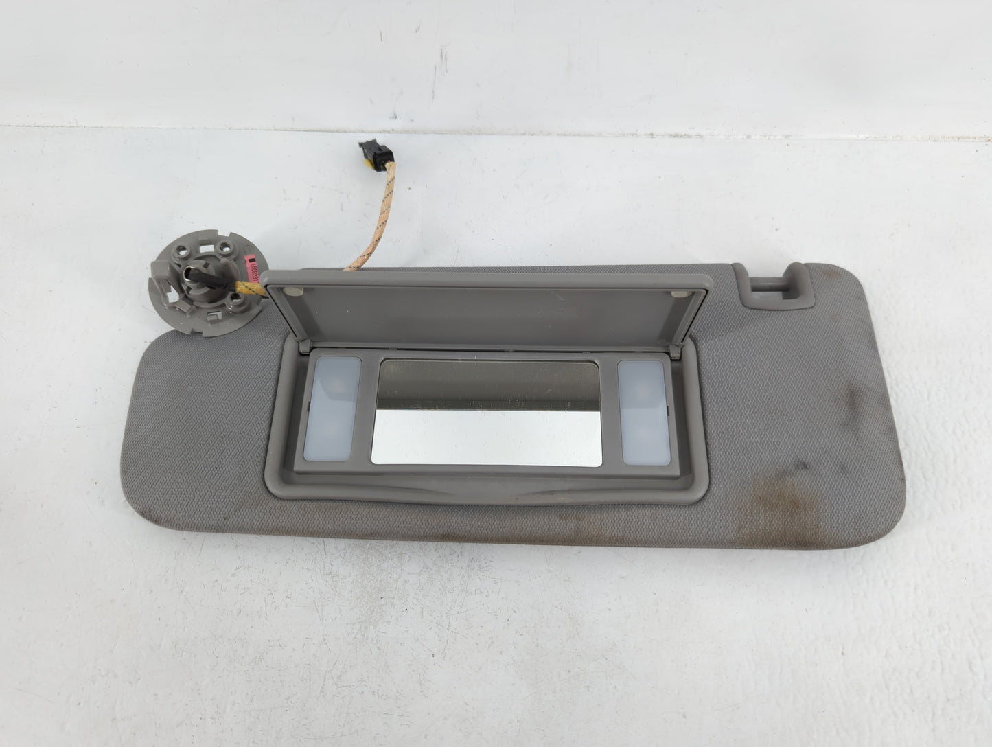 2016-2021 Chevrolet Malibu Sun Visor Shade Replacement Driver Left Mirror Fits Fits 2016 2017 2018 2019 2020 2021 OEM Used A