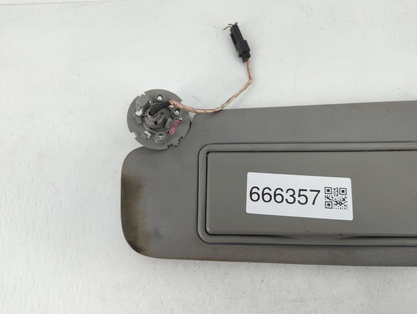 2016-2021 Chevrolet Malibu Sun Visor Shade Replacement Driver Left Mirror Fits Fits 2016 2017 2018 2019 2020 2021 OEM Used A