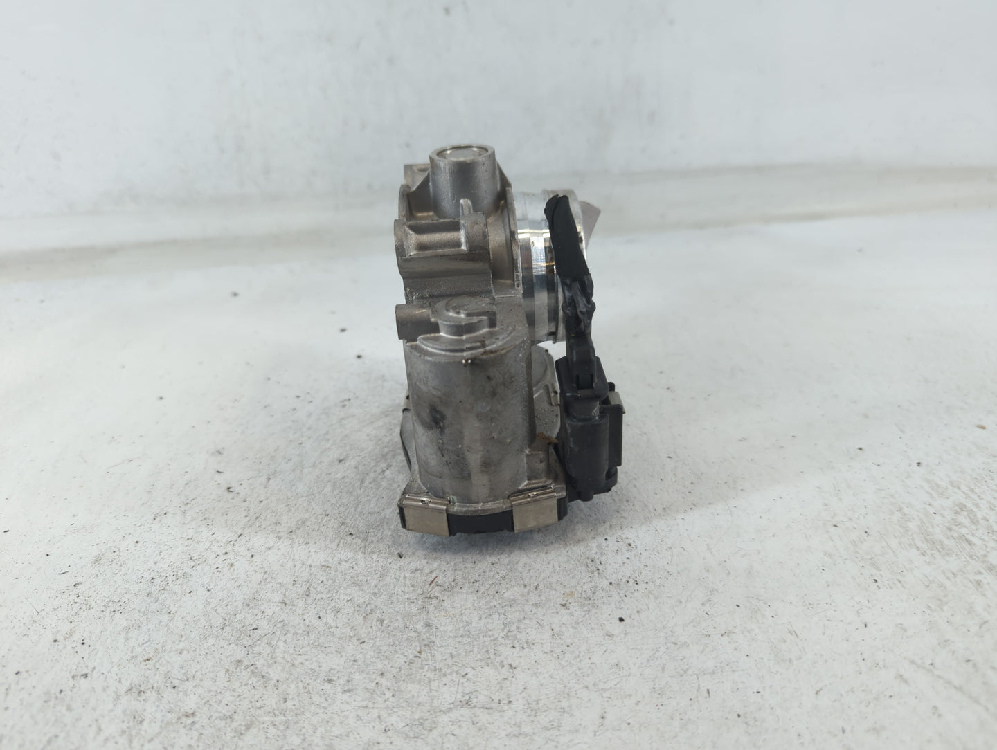 2016-2021 Chevrolet Malibu Throttle Body P/N:12659491BA Fits Fits 2016 2017 2018 2019 2020 2021 2022 OEM Used Auto Parts - O