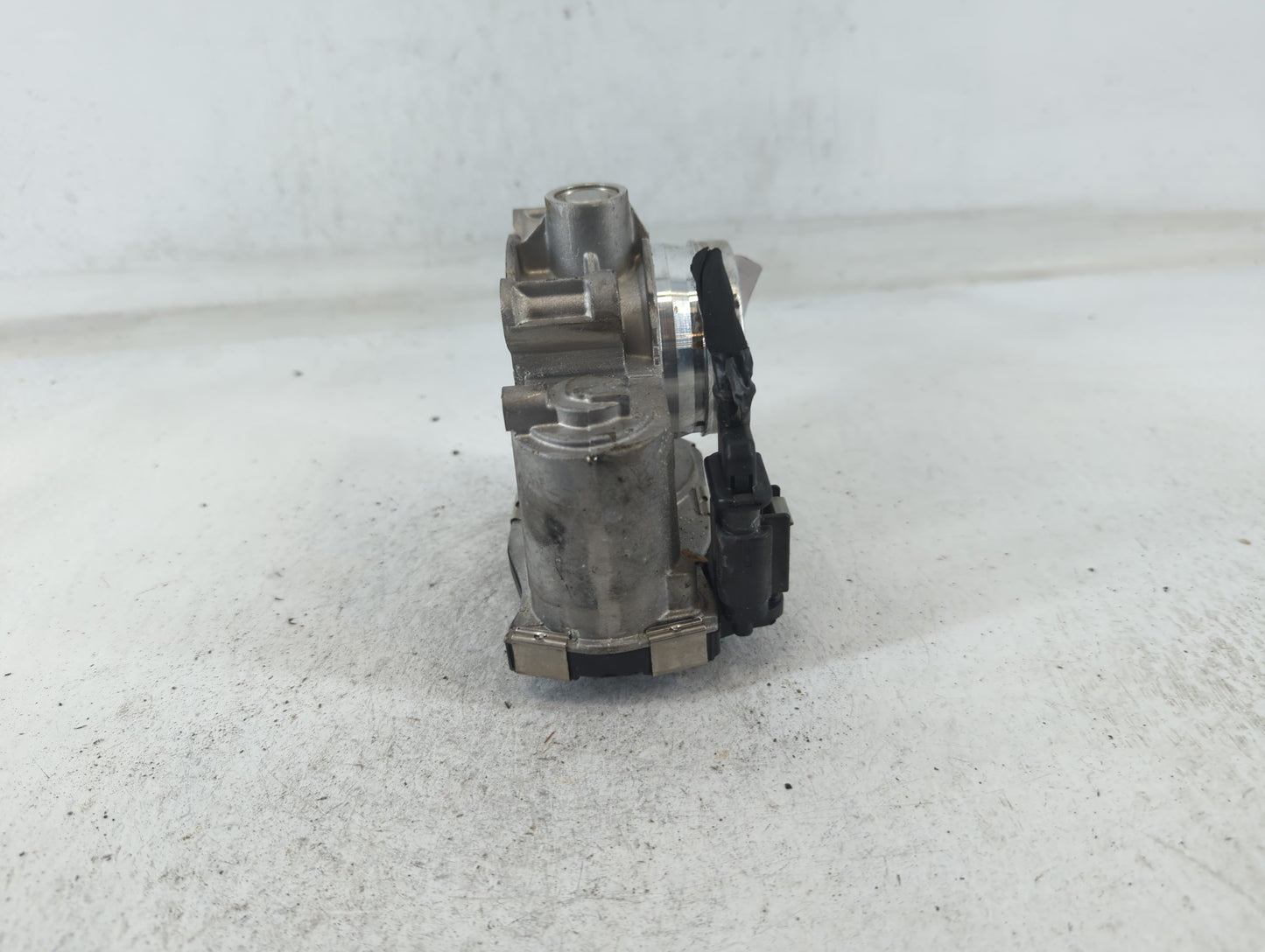 2016-2021 Chevrolet Malibu Throttle Body P/N:12659491BA Fits Fits 2016 2017 2018 2019 2020 2021 2022 OEM Used Auto Parts - O