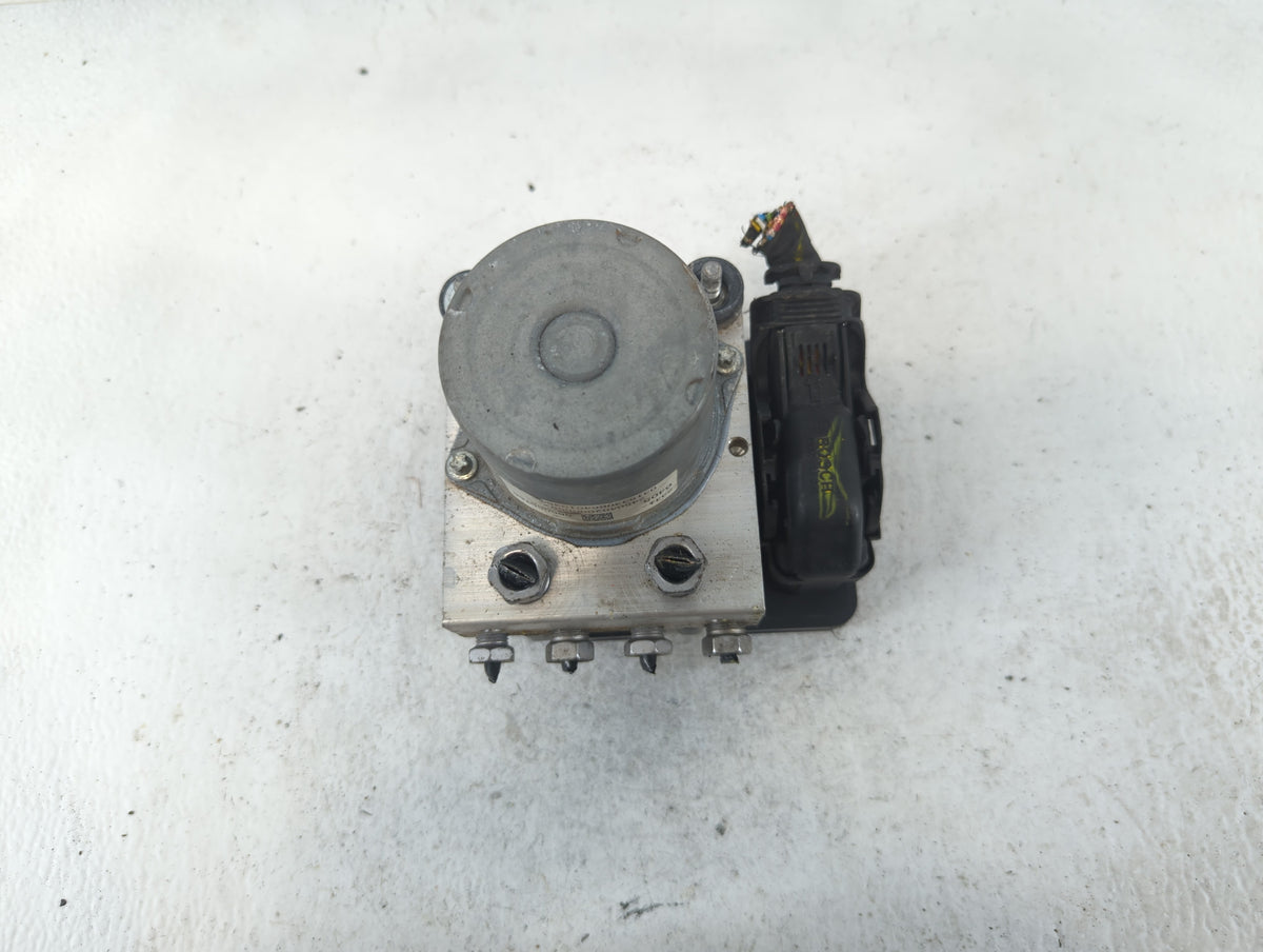 2016 Chevrolet Malibu Anti-Lock Brake ABS Pump Module Actuator OEM P/N:0405 2341, 065055766 Fits OEM Used Auto Parts - Oemus