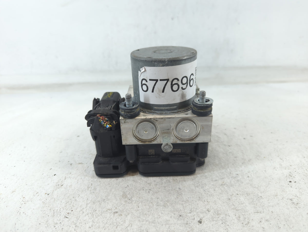 2016 Chevrolet Malibu Anti-Lock Brake ABS Pump Module Actuator OEM P/N:0405 2341, 065055766 Fits OEM Used Auto Parts - Oemus