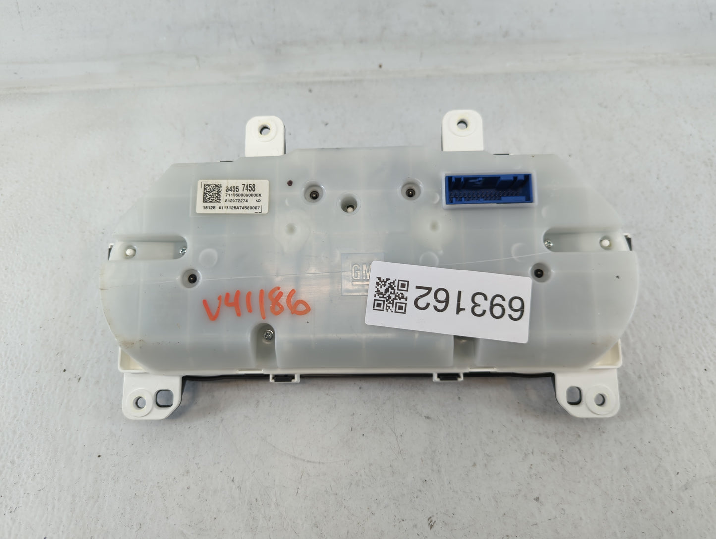 2016 Chevrolet Malibu Instrument Cluster Speedometer Gauges P/N:84057458 Fits OEM Used Auto Parts - Oemusedautoparts1.com