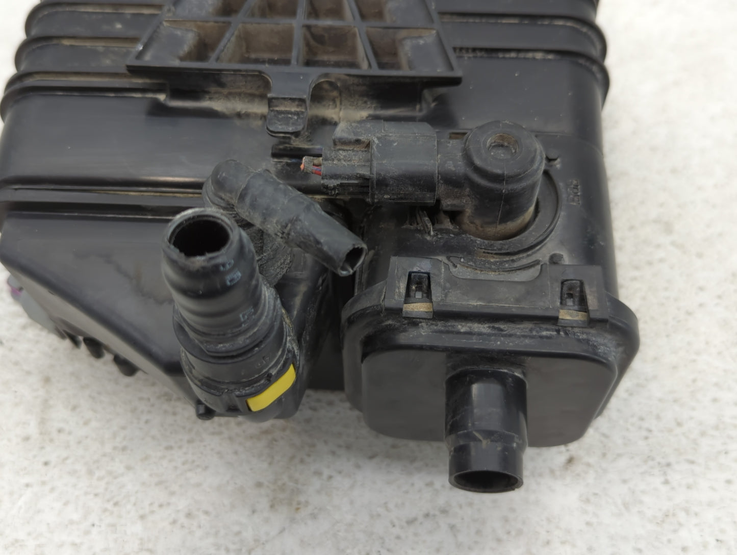 2016 Chevrolet Malibu Fuel Vapor Charcoal Canister - Oemusedautoparts1.com