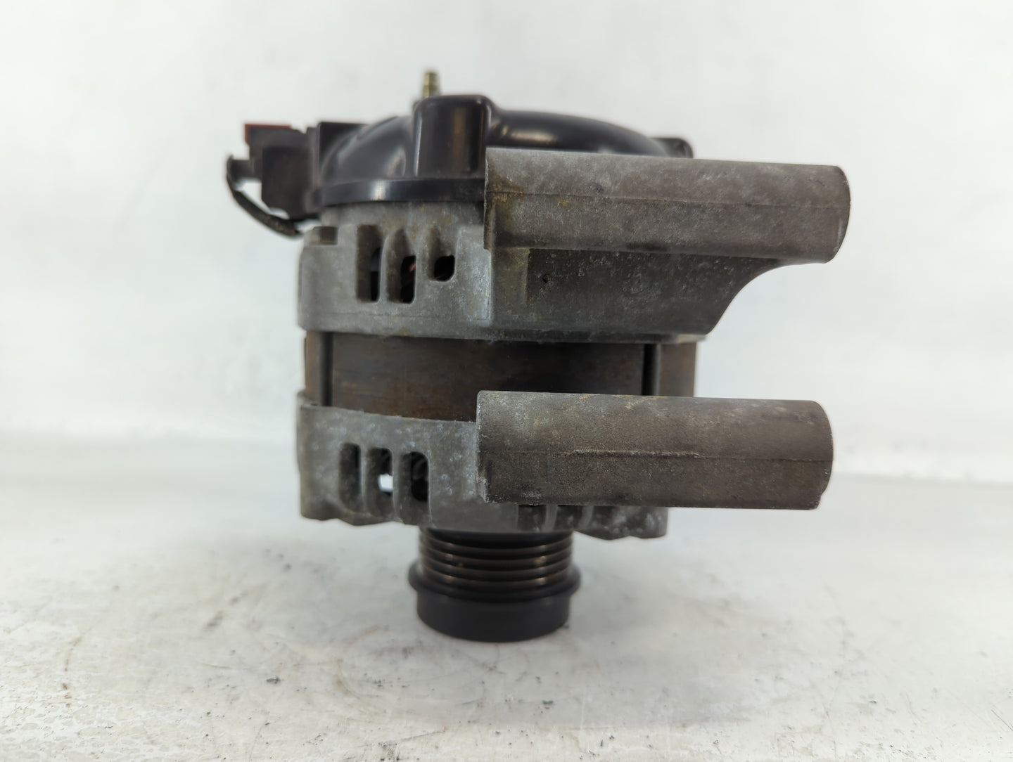 2013-2021 Chevrolet Malibu Alternator Replacement Generator Charging Assembly Engine OEM P/N:TN104210-1962 13592811 Fits OEM