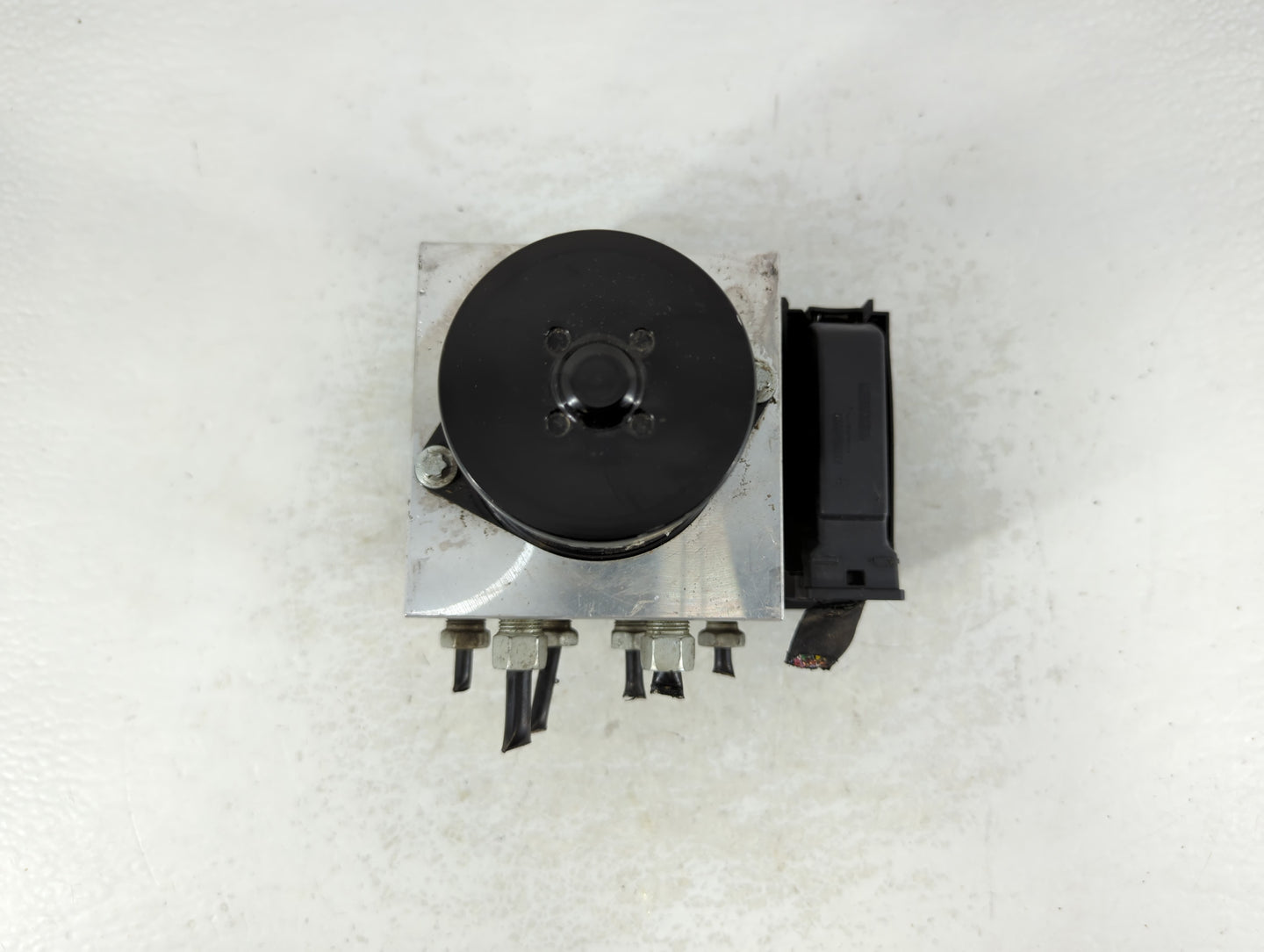 2016-2019 Chevrolet Malibu Throttle Body Fits Fits 2016 2017 2018 2019 OEM Used Auto Parts - Oemusedautoparts1.com