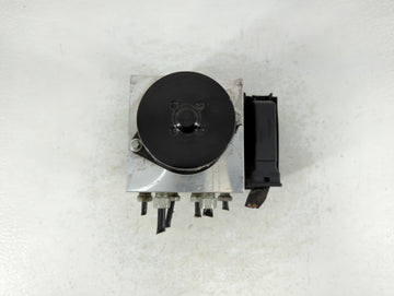2016-2019 Chevrolet Malibu Throttle Body Fits Fits 2016 2017 2018 2019 OEM Used Auto Parts