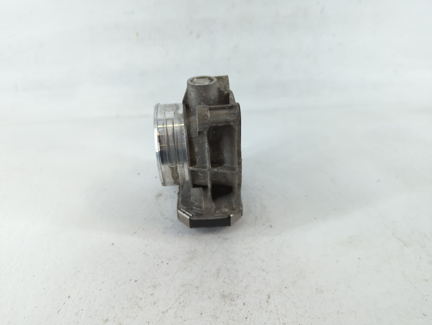 2016 Chevrolet Malibu Throttle Body P/N:126272 Fits Fits 2017 2018 2019 2020 2021 2022 OEM Used Auto Parts - Oemusedautopart