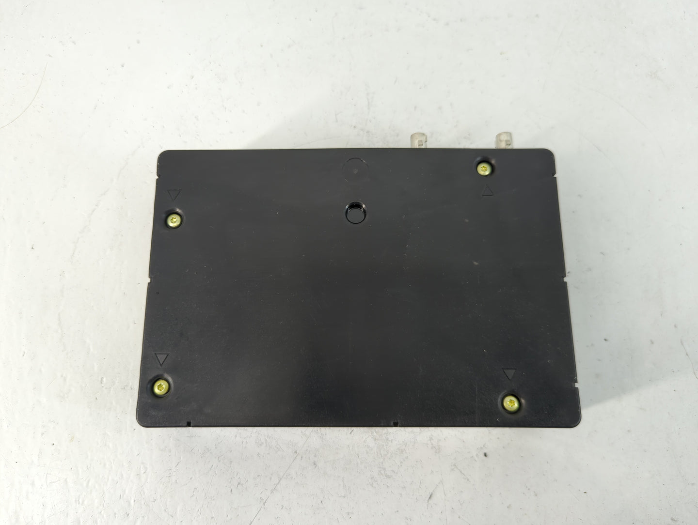 2016-2016 Chevrolet Malibu Body Control Module Bcm Inner Cabin Fuse Box - Oemusedautoparts1.com
