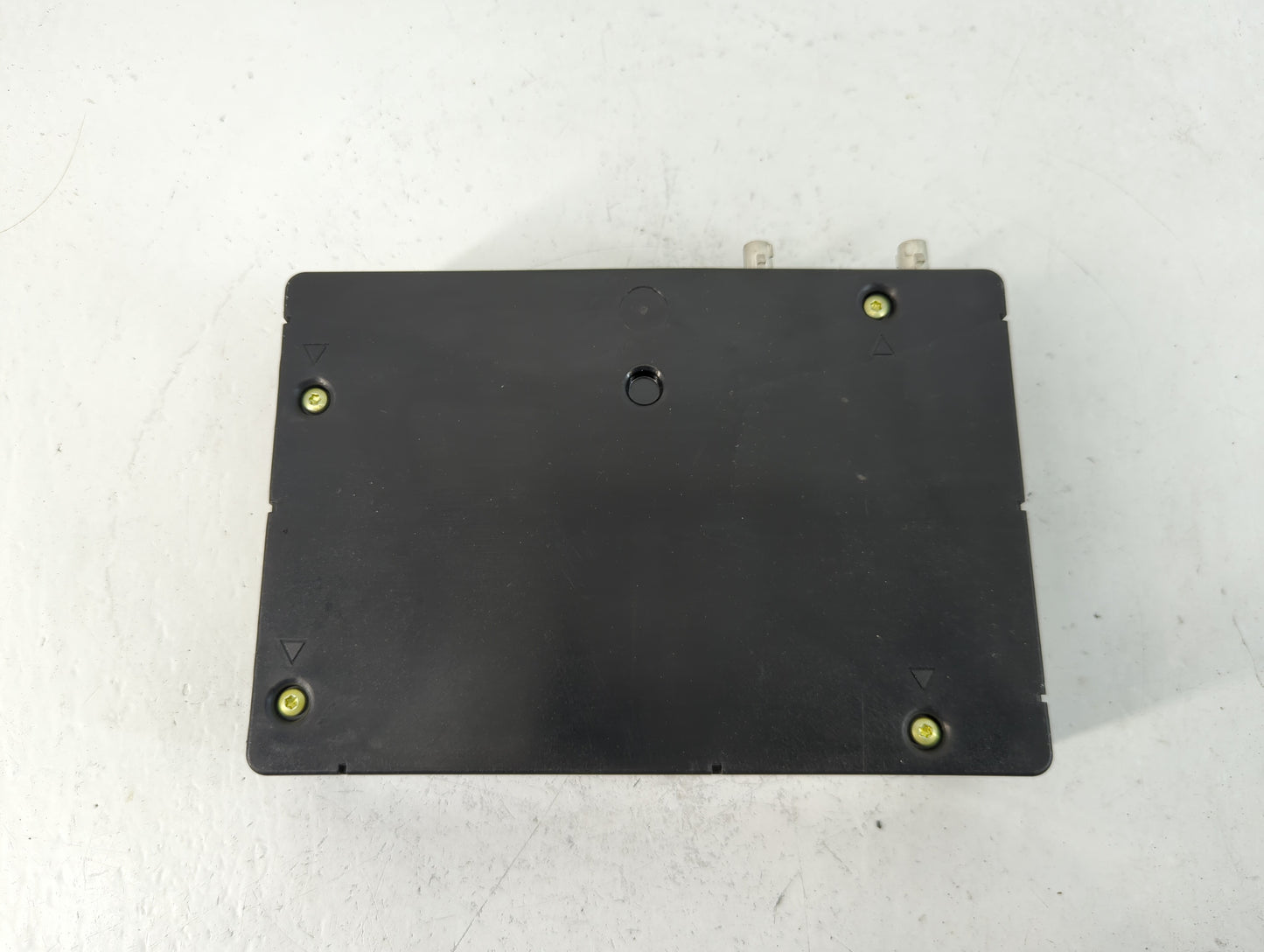 2016-2016 Chevrolet Malibu Body Control Module Bcm Inner Cabin Fuse Box - Oemusedautoparts1.com
