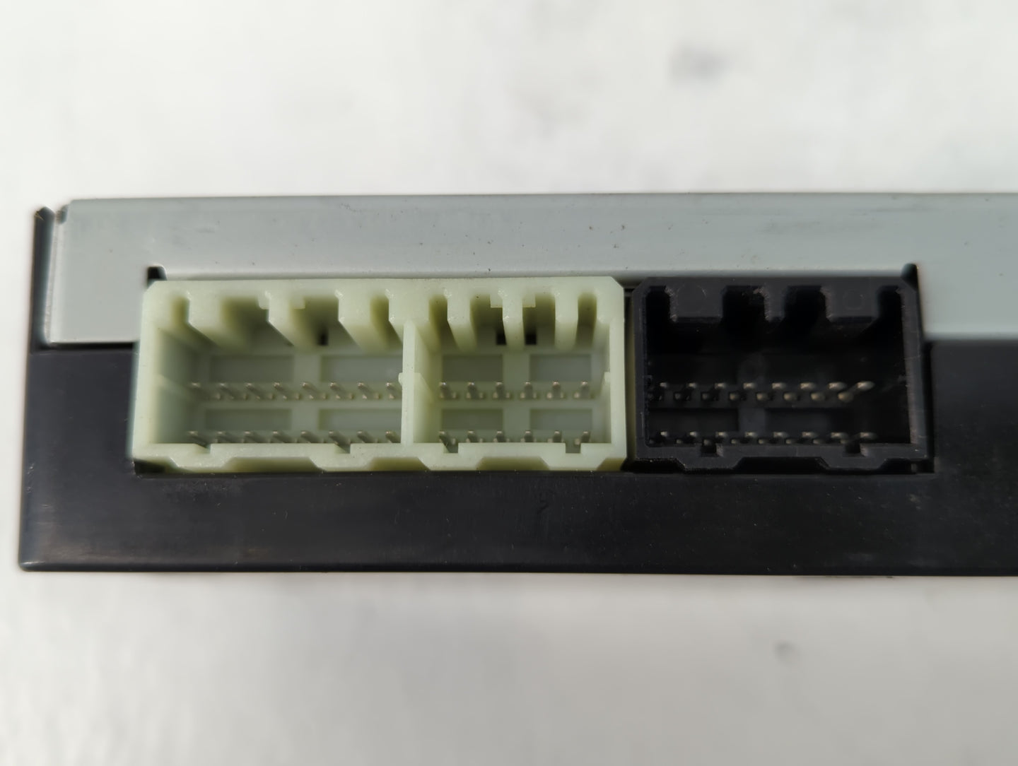2016-2016 Chevrolet Malibu Body Control Module Bcm Inner Cabin Fuse Box - Oemusedautoparts1.com