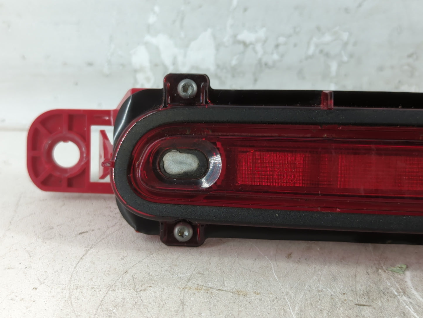 2016 Chevrolet Malibu Third Brake Light Tail Light P/N:22909969 Fits OEM Used Auto Parts - Oemusedautoparts1.com