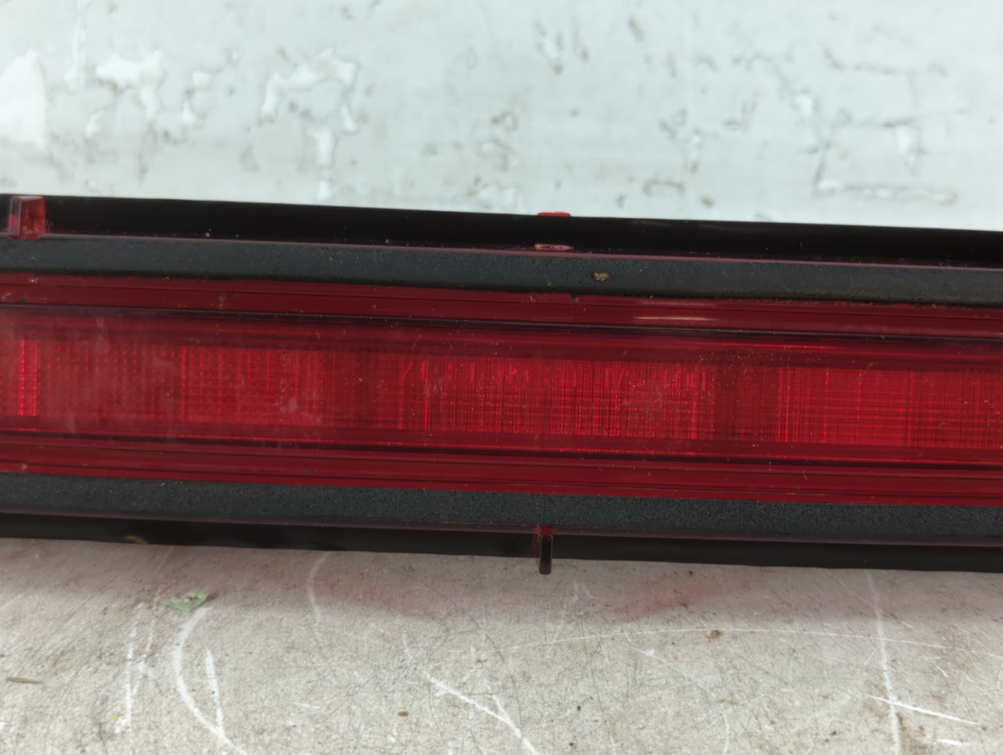 2016 Chevrolet Malibu Third Brake Light Tail Light P/N:22909969 Fits OEM Used Auto Parts - Oemusedautoparts1.com