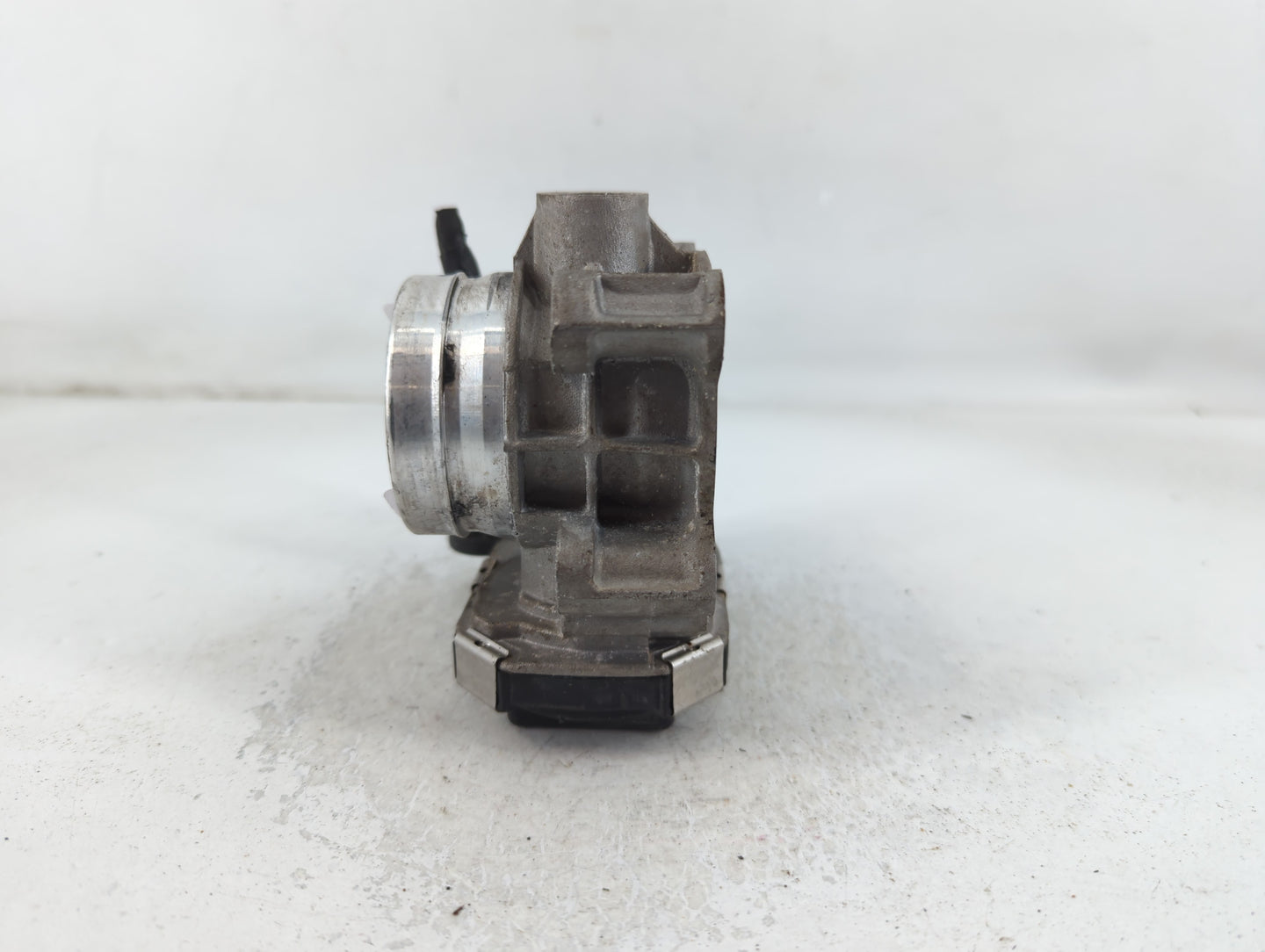2016-2021 Chevrolet Malibu Throttle Body P/N:12659491BA Fits Fits 2016 2017 2018 2019 2020 2021 2022 OEM Used Auto Parts - O