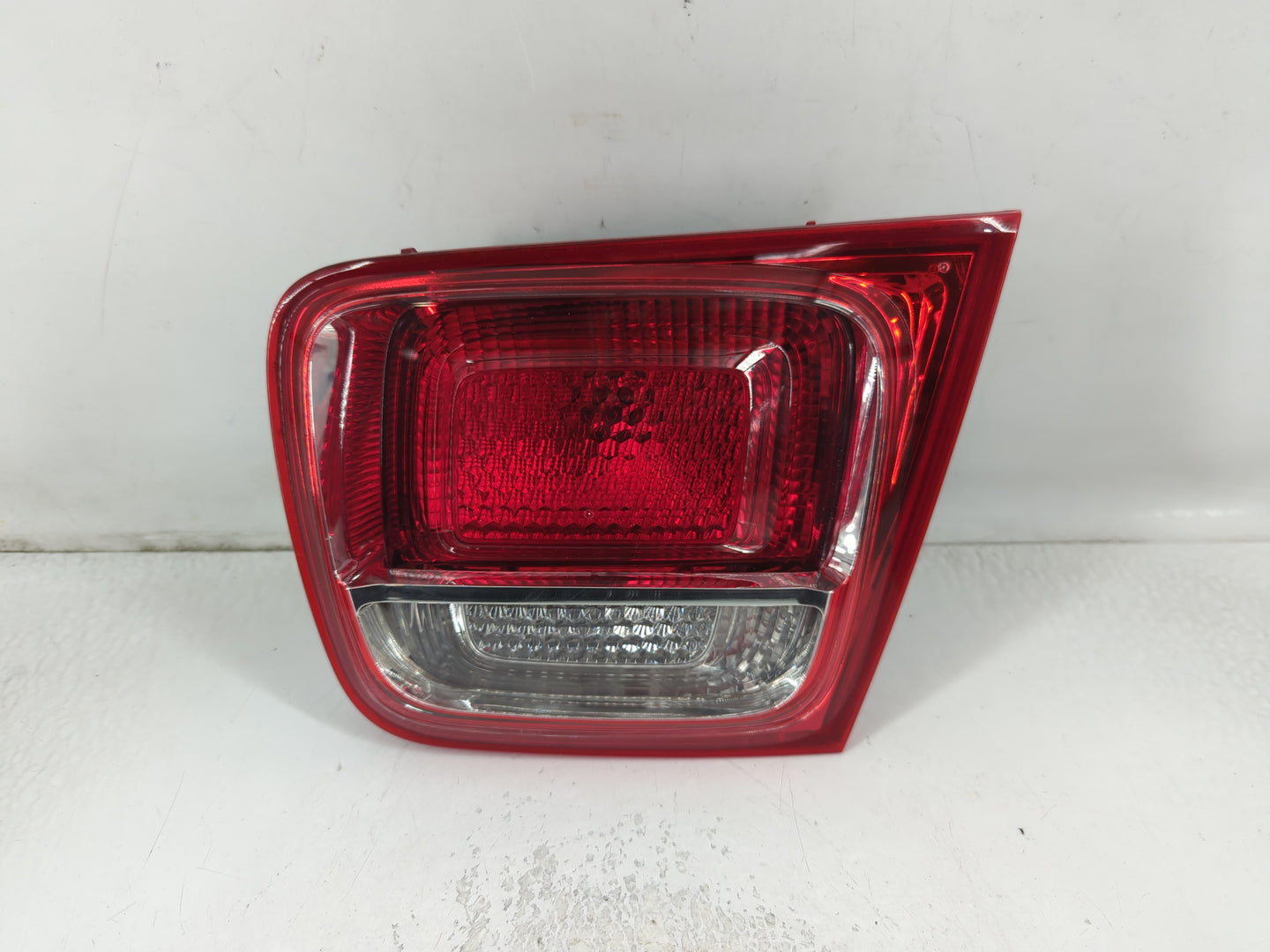 2013-2016 Chevrolet Malibu Tail Light Assembly Passenger Right OEM Fits Fits 2013 2014 2015 2016 OEM Used Auto Parts - Oemus