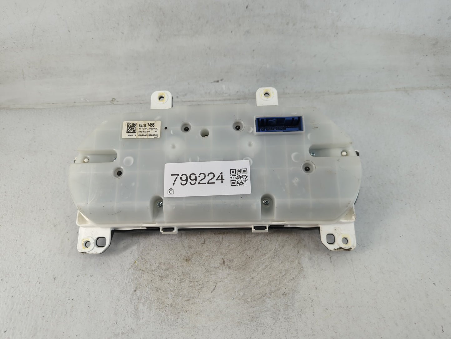 2016 Chevrolet Malibu Instrument Cluster Speedometer Gauges P/N:84057458 Fits OEM Used Auto Parts - Oemusedautoparts1.com