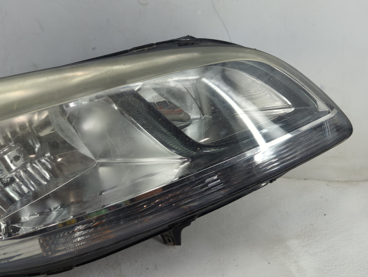 2013-2016 Chevrolet Malibu Passenger Right Oem Head Light Headlight Lamp - Oemusedautoparts1.com