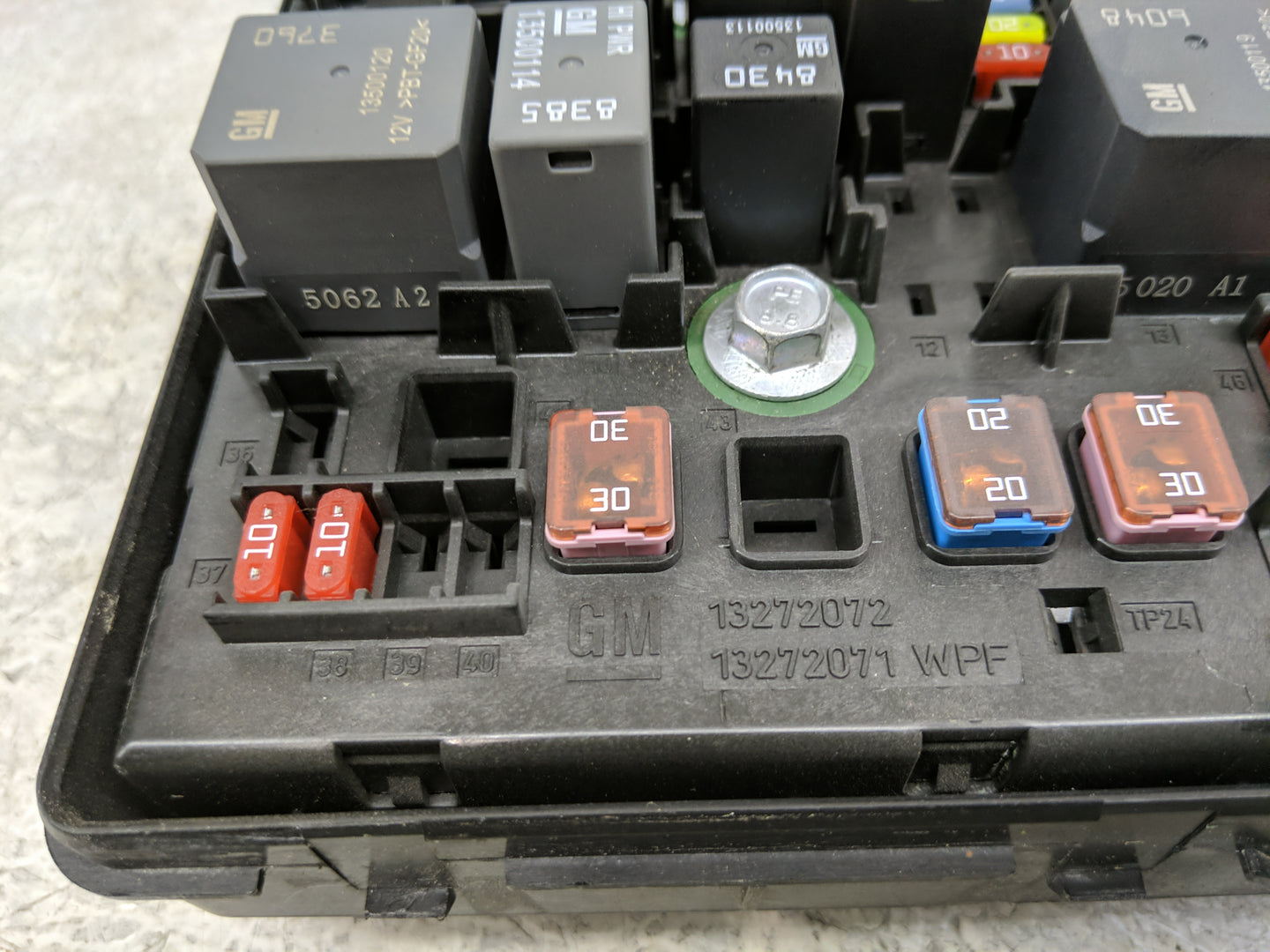 2014-2016 Chevrolet Malibu Fusebox Fuse Box Panel Relay Module Fits Fits 2014 2015 2016 OEM Used Auto Parts - Oemusedautopar