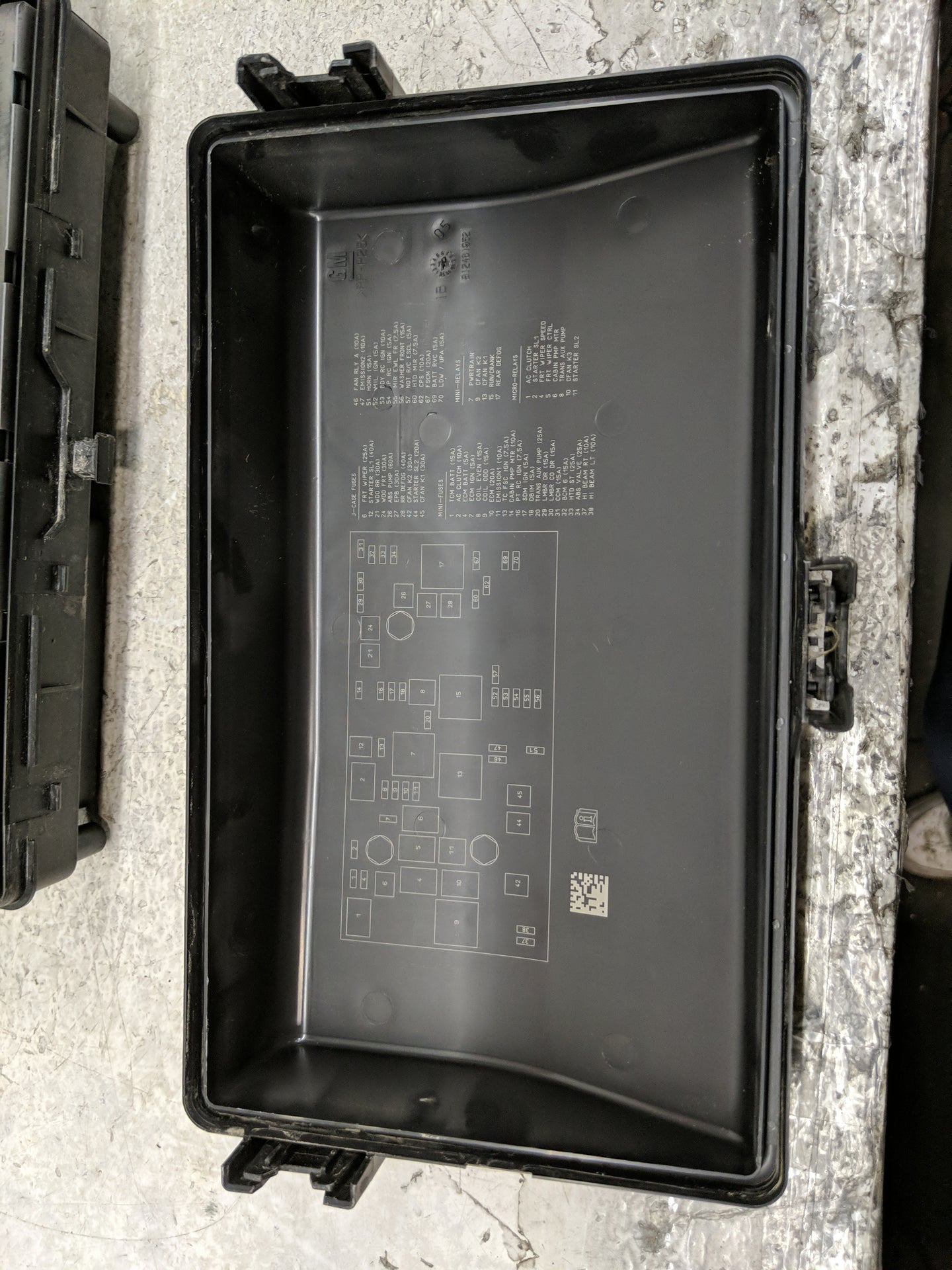 2014-2016 Chevrolet Malibu Fusebox Fuse Box Panel Relay Module Fits Fits 2014 2015 2016 OEM Used Auto Parts - Oemusedautopar