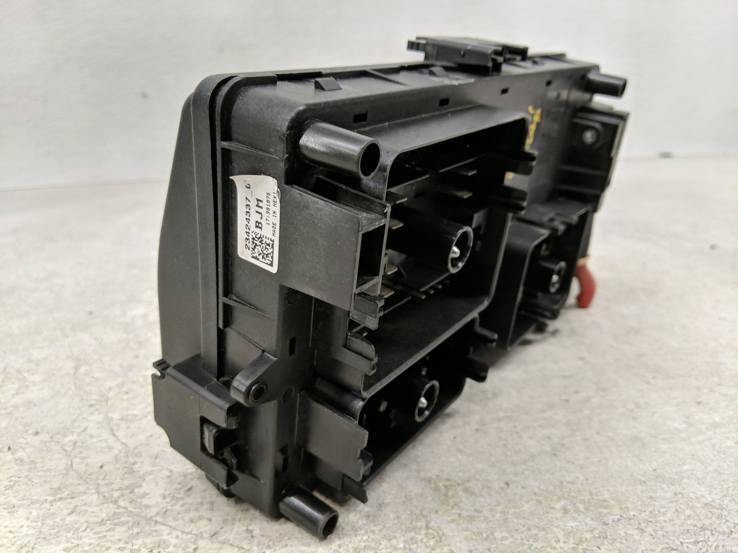 2014-2016 Chevrolet Malibu Fusebox Fuse Box Panel Relay Module Fits Fits 2014 2015 2016 OEM Used Auto Parts - Oemusedautopar
