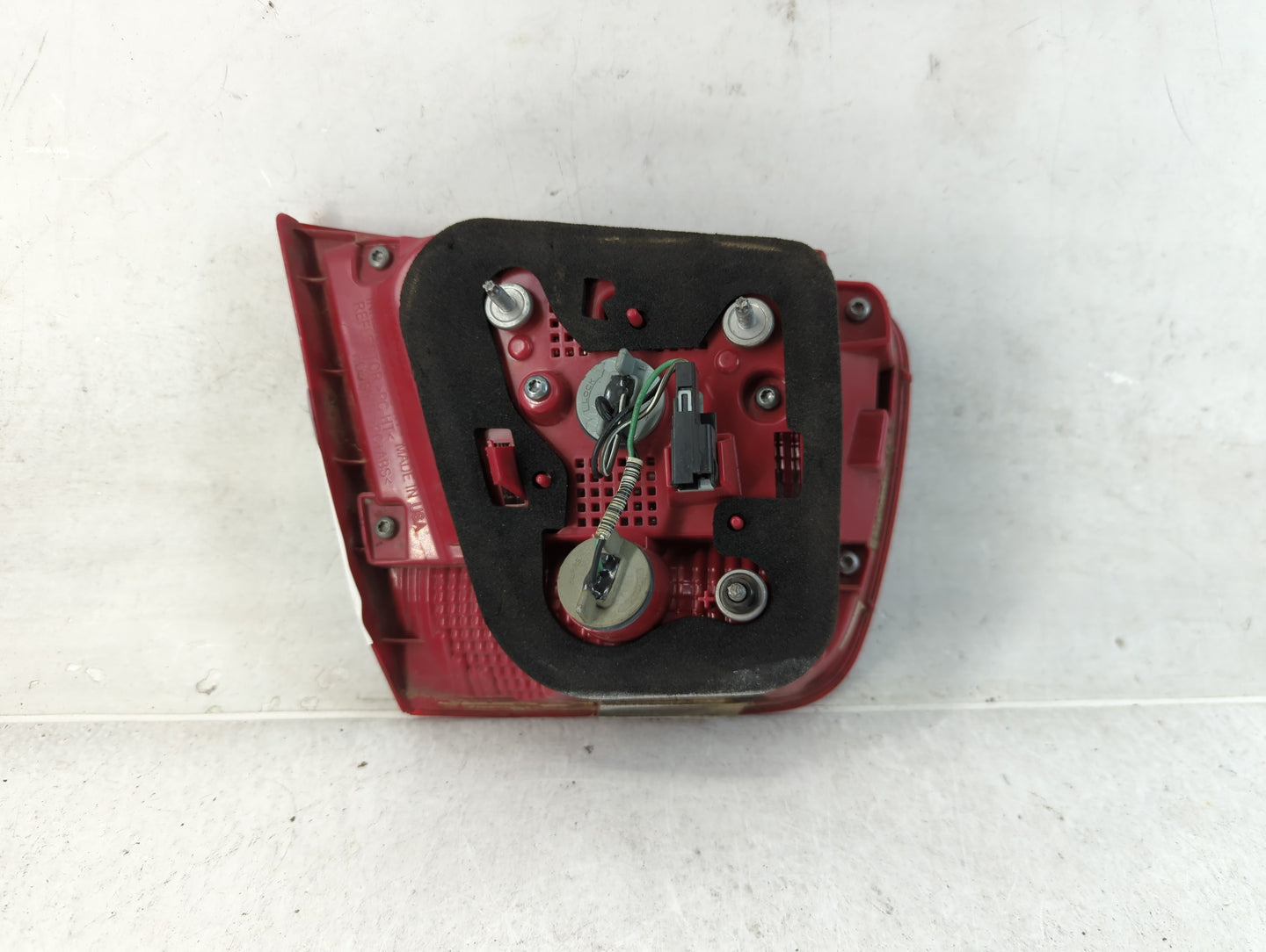 2013-2016 Chevrolet Malibu Tail Light Assembly Passenger Right OEM Fits Fits 2013 2014 2015 2016 OEM Used Auto Parts - Oemus