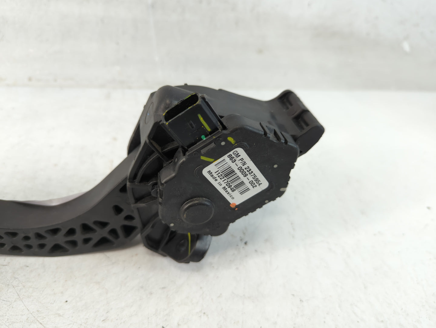 2016 Chevrolet Malibu ACCELERATOR GAS THROTTLE PEDAL WITH SENSOR - Oemusedautoparts1.com