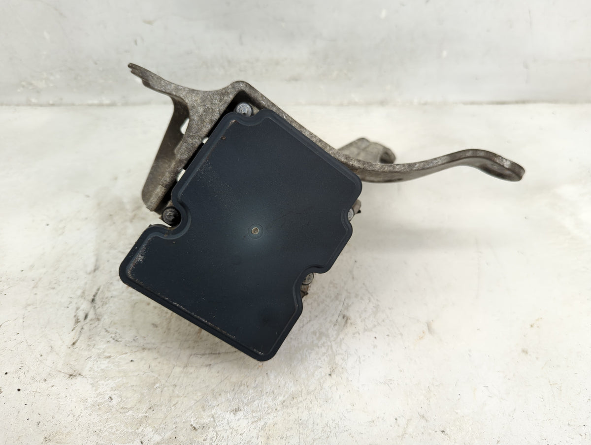 2016 Chevrolet Malibu Anti-Lock Brake ABS Pump Module Actuator OEM Fits OEM Used Auto Parts - Oemusedautoparts1.com