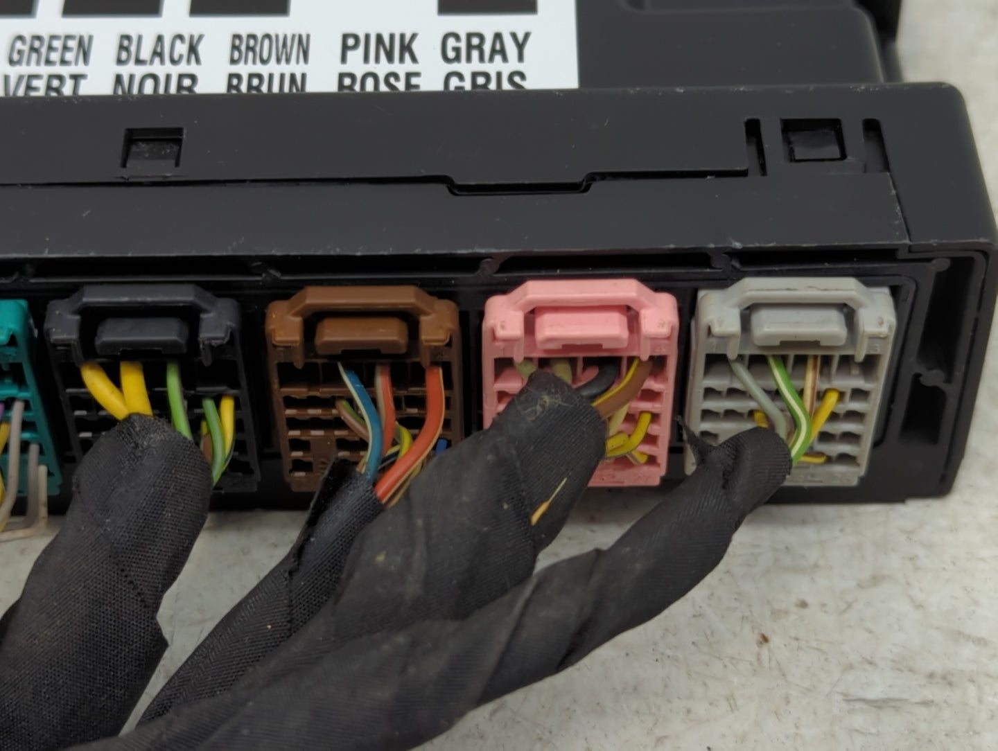 2016-2016 Chevrolet Malibu Body Control Module Bcm Inner Cabin Fuse Box 926709 - Oemusedautoparts1.com
