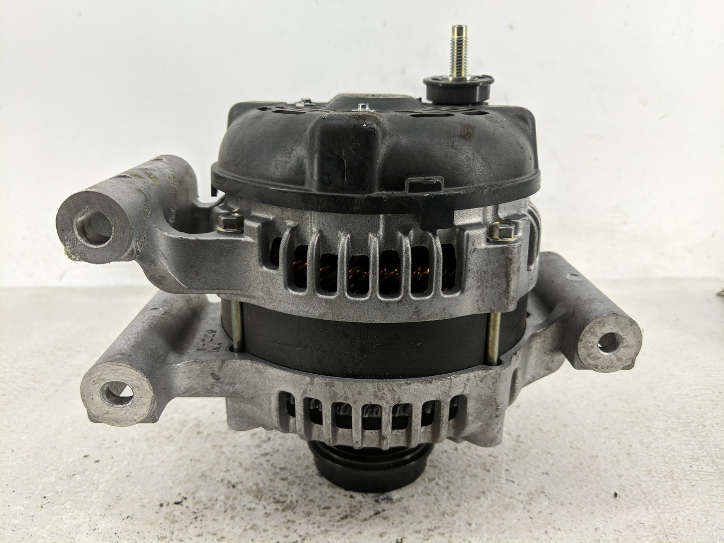 2016 Chevrolet Malibu Limited Alternator Replacement Generator Charging Assembly Engine OEM P/N:13520817 Fits OEM Used Auto 