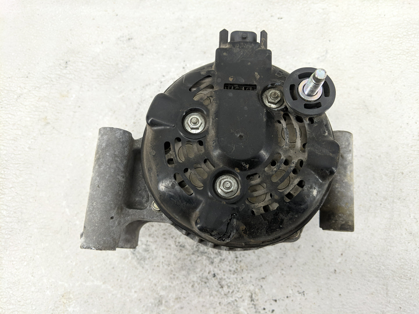 2016 Chevrolet Malibu Limited Alternator Replacement Generator Charging Assembly Engine OEM P/N:13592811 Fits OEM Used Auto 