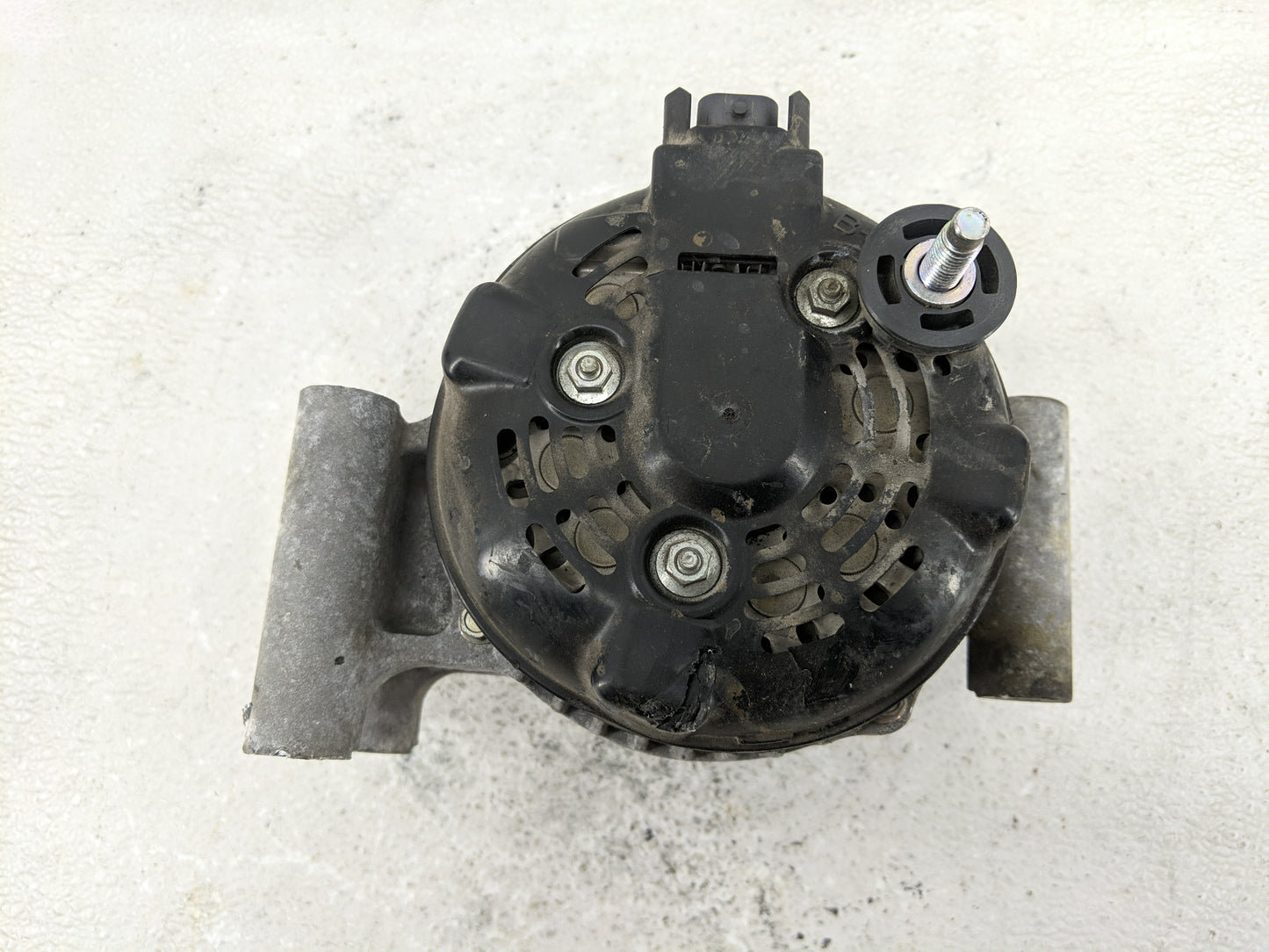 2016 Chevrolet Malibu Limited Alternator Replacement Generator Charging Assembly Engine OEM P/N:13592811 Fits OEM Used Auto 