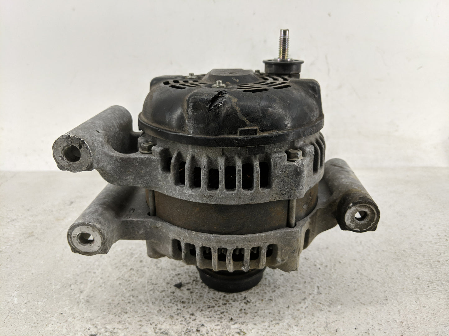 2016 Chevrolet Malibu Limited Alternator Replacement Generator Charging Assembly Engine OEM P/N:13592811 Fits OEM Used Auto 