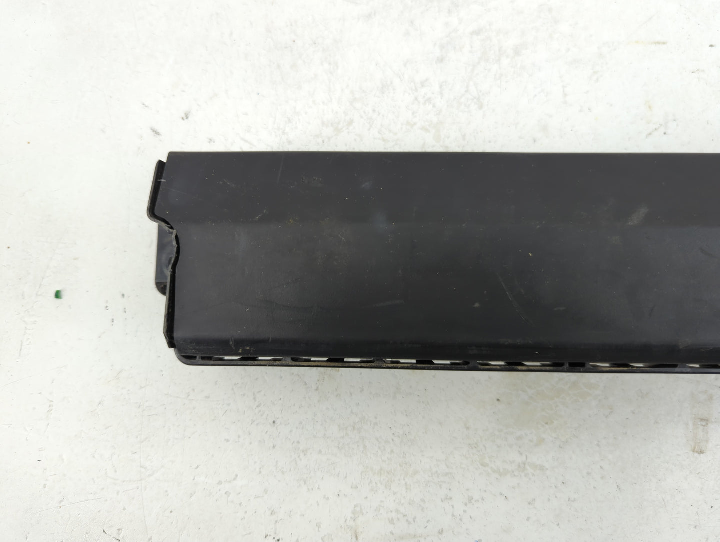 2016 Chevrolet Malibu Limited Air Bag Passenger Right Knee OEM P/N:22966685 Fits Fits 2013 2014 2015 2017 OEM Used Auto Part
