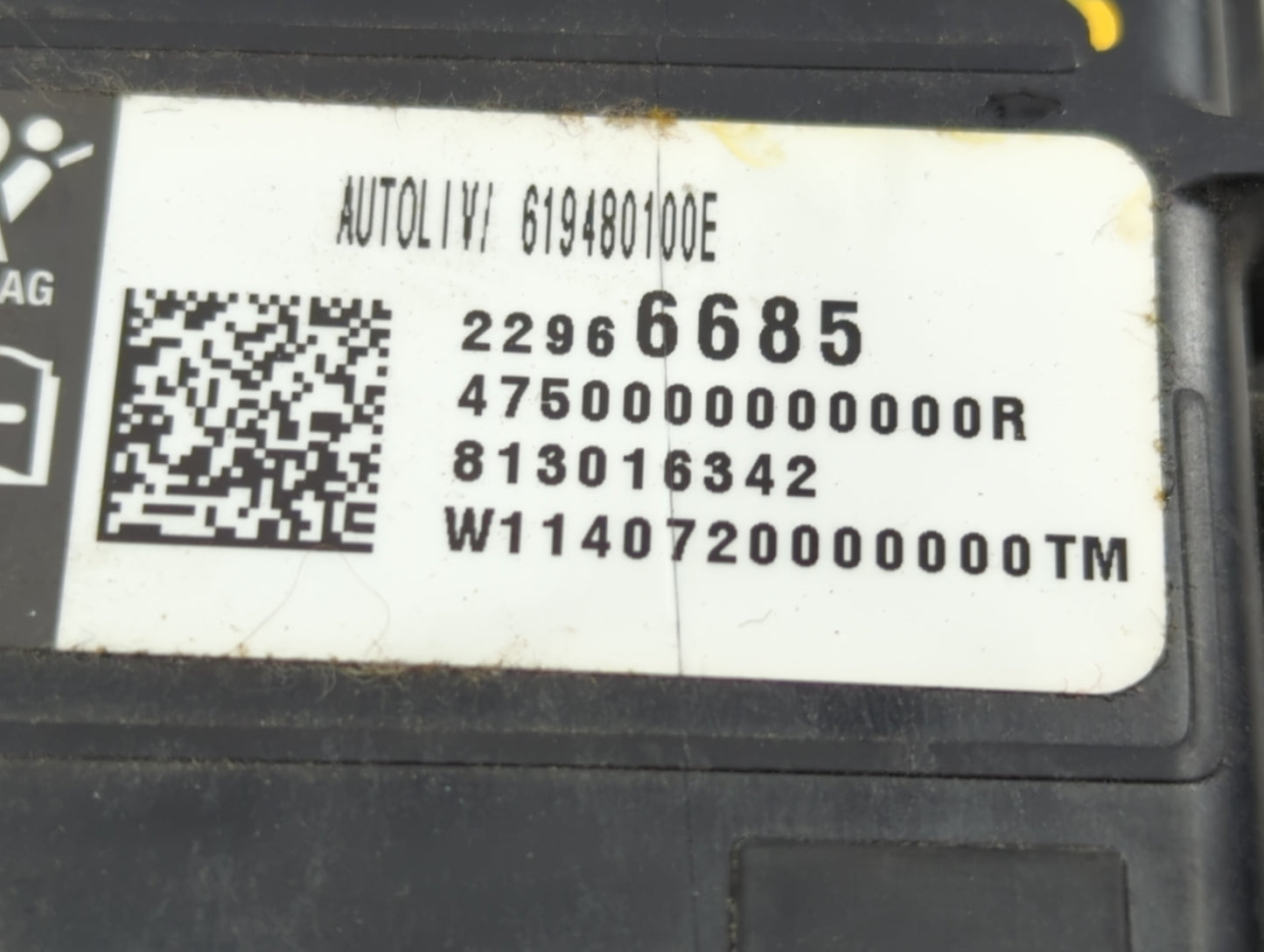 2016 Chevrolet Malibu Limited Air Bag Passenger Right Knee OEM P/N:22966685 Fits Fits 2013 2014 2015 2017 OEM Used Auto Part