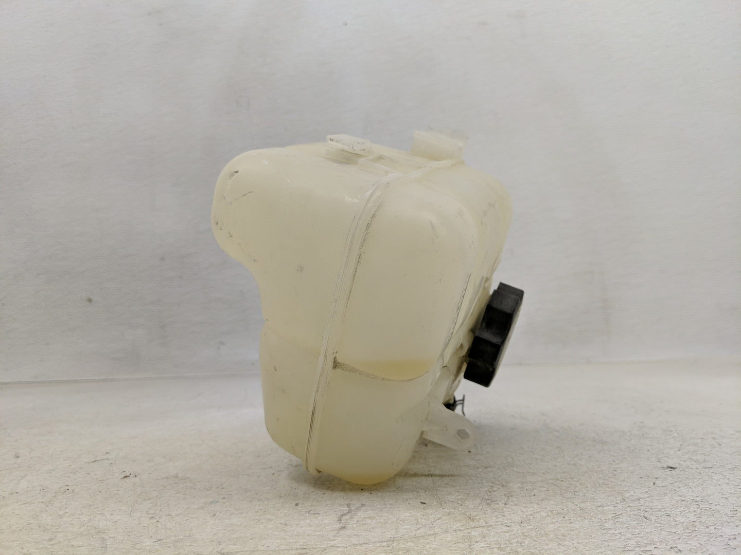 Chevrolet Malibu Limited Radiator Coolant Overflow Expansion Tank Bottle - Oemusedautoparts1.com