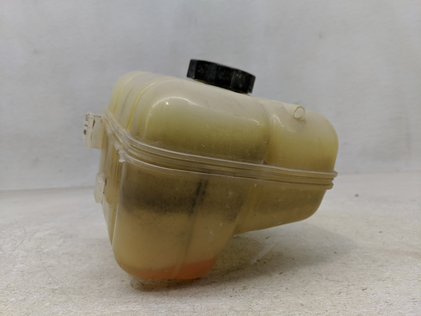 Chevrolet Malibu Limited Radiator Coolant Overflow Expansion Tank Bottle 1313099 - Oemusedautoparts1.com