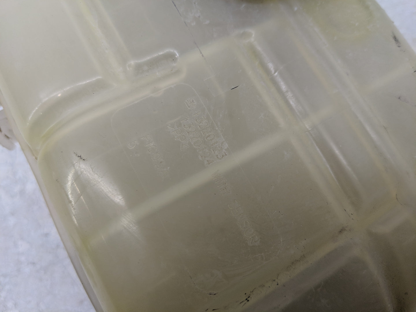 Chevrolet Malibu Limited Radiator Coolant Overflow Expansion Tank Bottle - Oemusedautoparts1.com