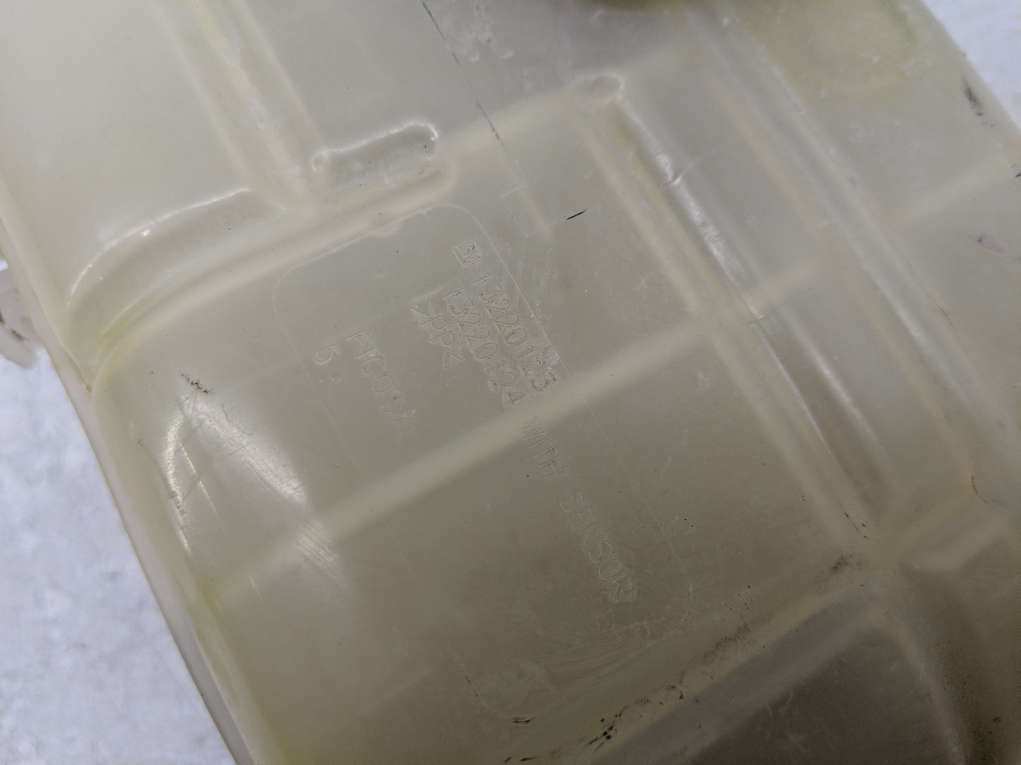 Chevrolet Malibu Limited Radiator Coolant Overflow Expansion Tank Bottle 1313099 - Oemusedautoparts1.com