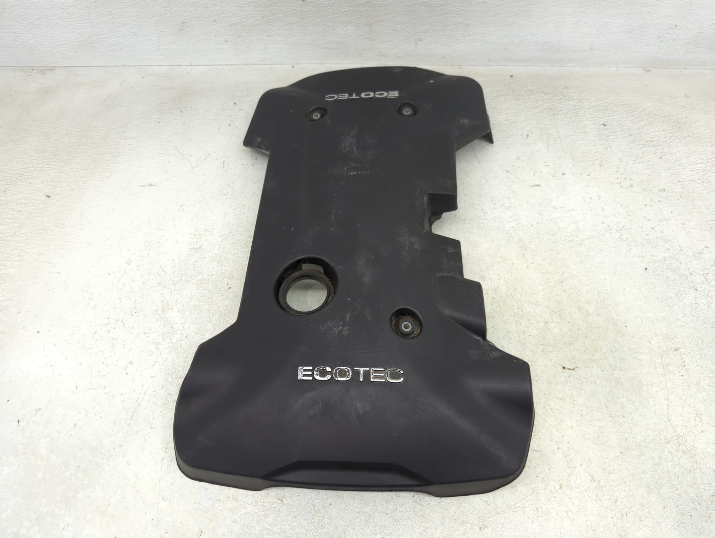 2016 Chevrolet Malibu Limited Engine Cover - Oemusedautoparts1.com