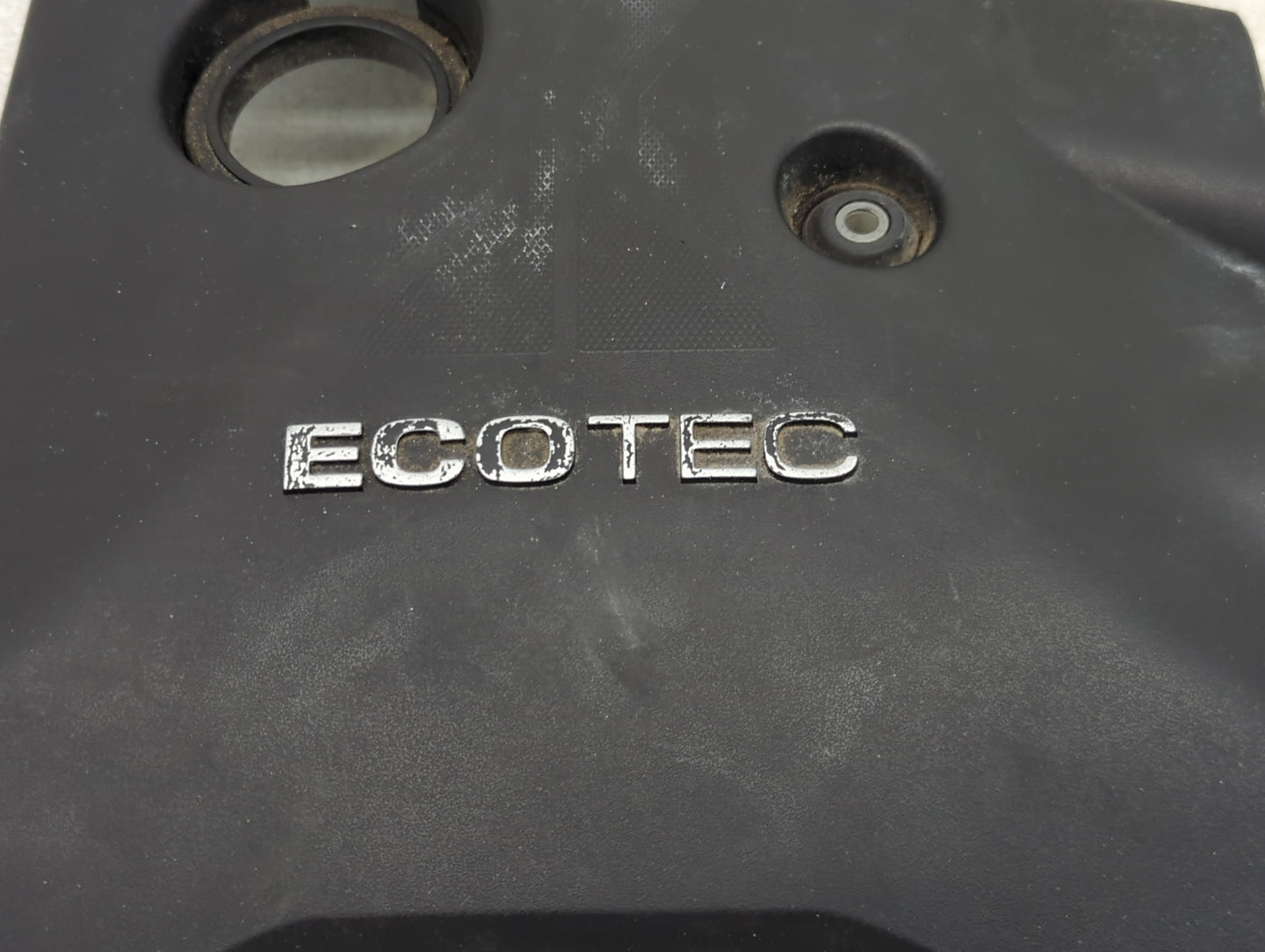 2016 Chevrolet Malibu Limited Engine Cover - Oemusedautoparts1.com