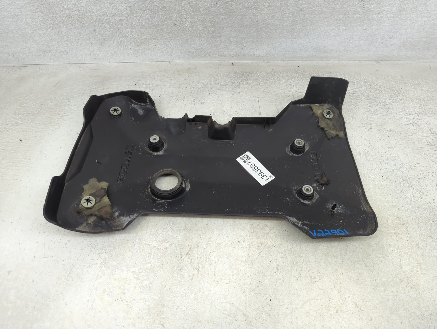 2016 Chevrolet Malibu Limited Engine Cover - Oemusedautoparts1.com