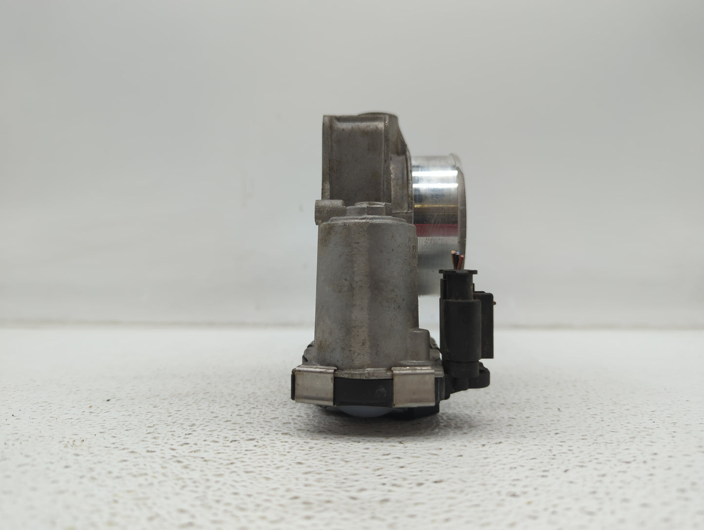 2016 Chevrolet Malibu Limited Throttle Body P/N:12670839AA 12627217DA Fits Fits 2017 2018 2019 OEM Used Auto Parts - Oemused