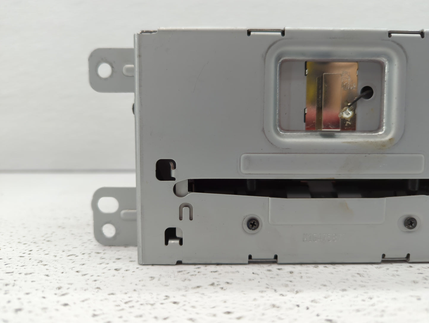 2016 Chevrolet Malibu Limited Am Fm Cd Player Radio Receiver - Oemusedautoparts1.com