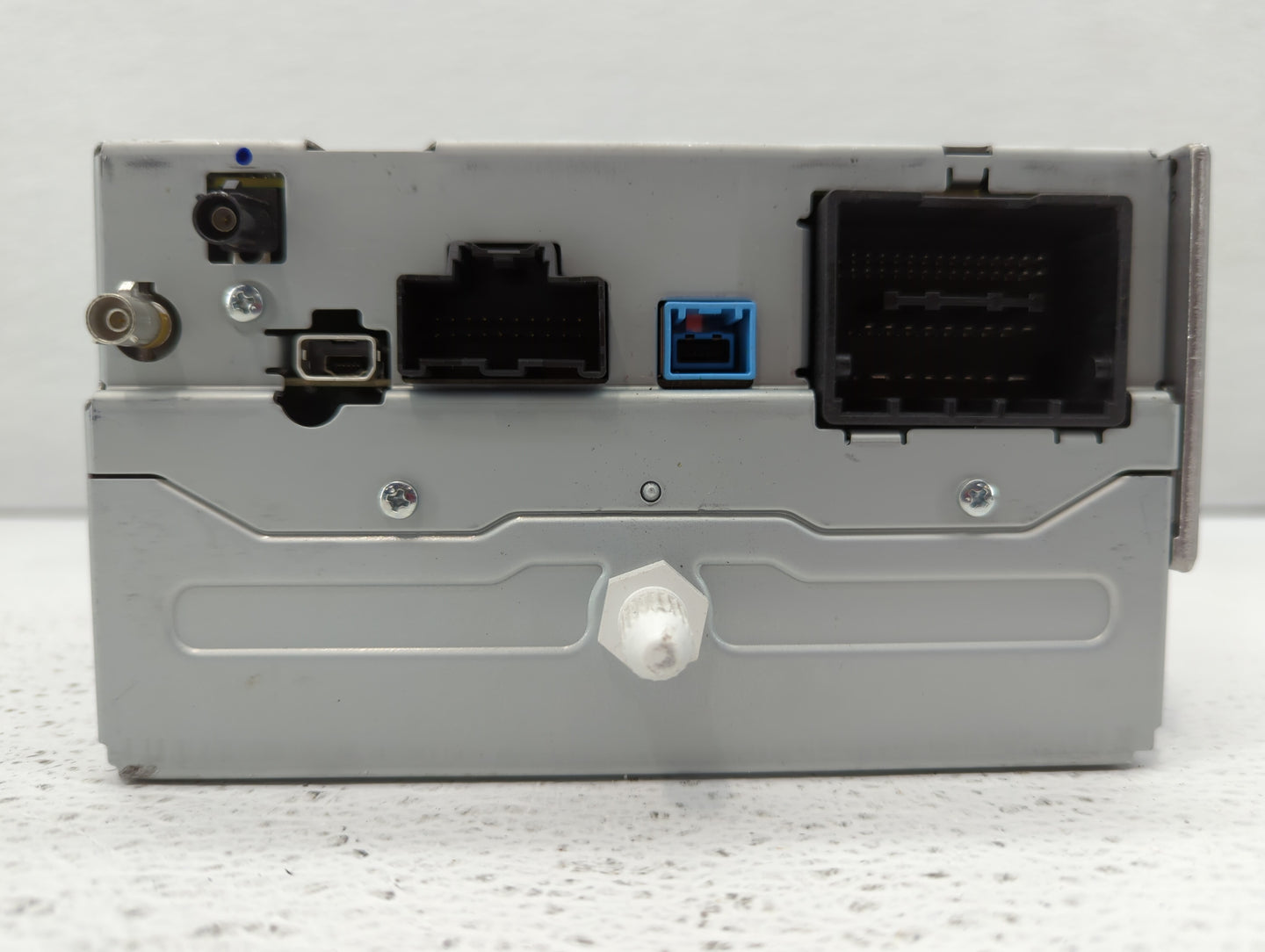 2016 Chevrolet Malibu Limited Am Fm Cd Player Radio Receiver - Oemusedautoparts1.com