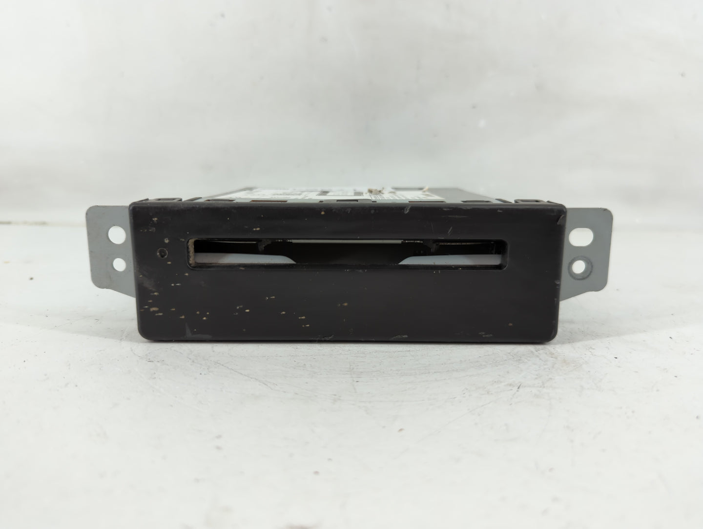 2016 Chevrolet Silverado 1500 Radio AM FM Cd Player Receiver Replacement P/N:84016435 Fits Fits 2017 OEM Used Auto Parts - O