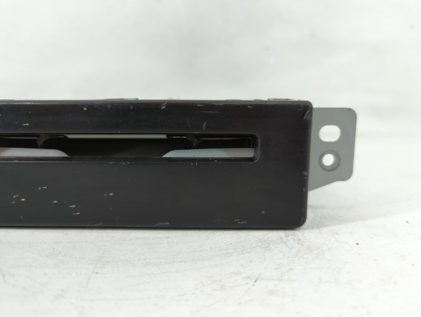 2016 Chevrolet Silverado 1500 Radio AM FM Cd Player Receiver Replacement P/N:84016435 Fits Fits 2017 OEM Used Auto Parts - O