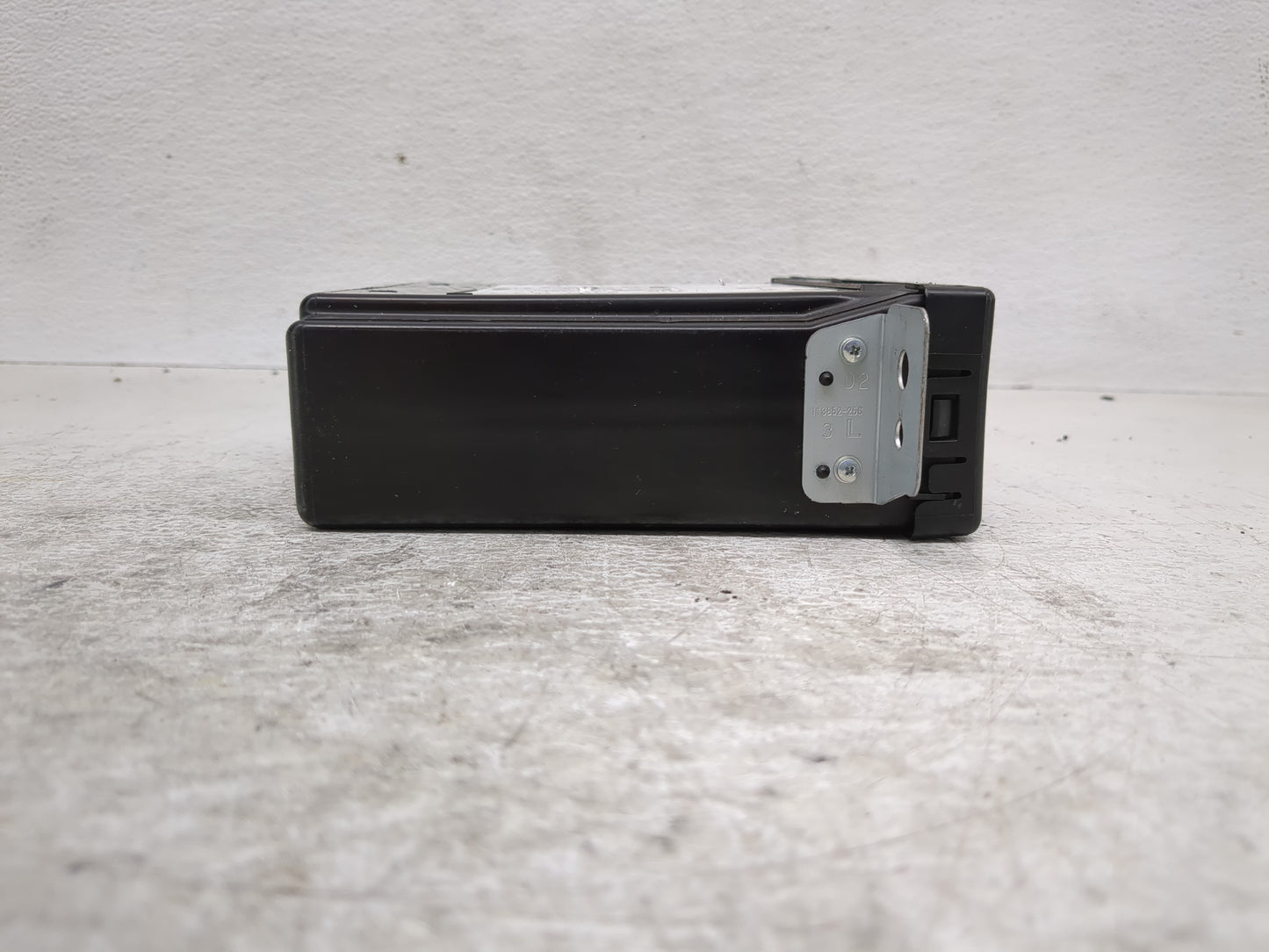 2016 Chevrolet Silverado 1500 Radio AM FM Cd Player Receiver Replacement P/N:84016435 Fits OEM Used Auto Parts - Oemusedauto