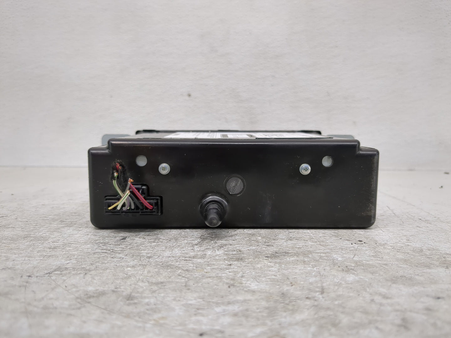 2016 Chevrolet Silverado 1500 Radio AM FM Cd Player Receiver Replacement P/N:84016435 Fits OEM Used Auto Parts - Oemusedauto